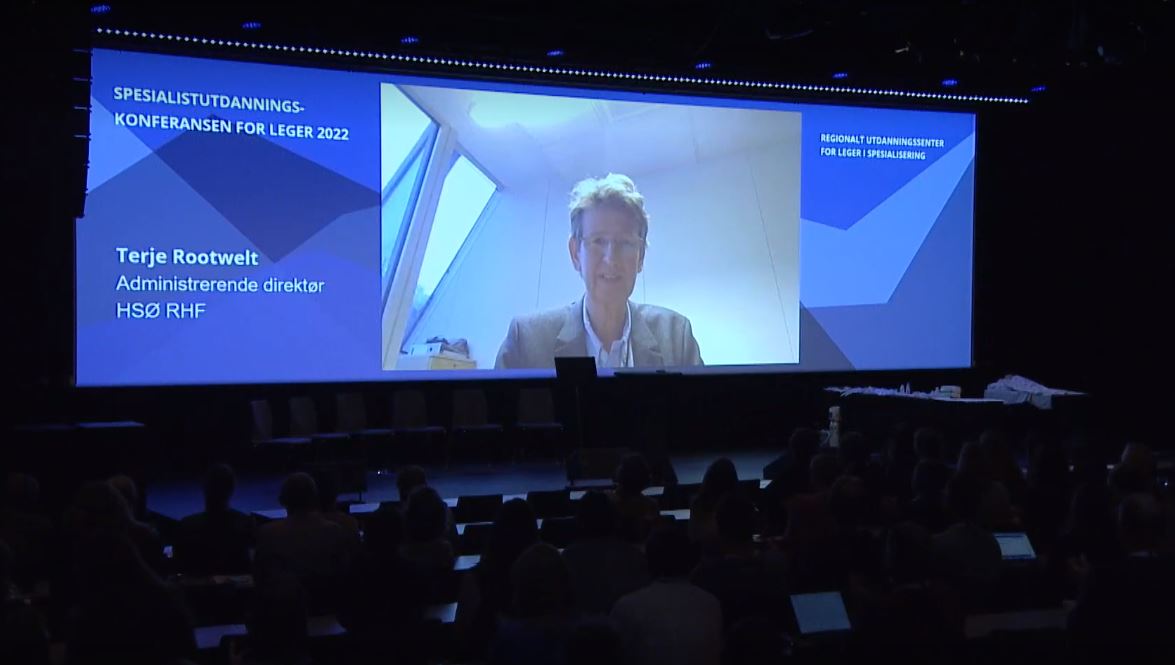 Terje Rootwelt på storskjem i konferansesal